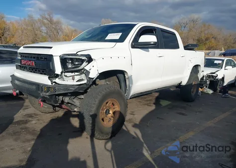 2015 Toyota Tundra Platinum 5.7L V8 z USA, uszkodzony, nr VIN 5TFAW5F13FX486514